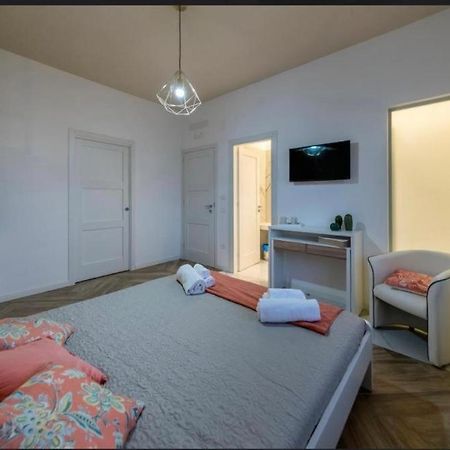 Casa Maria Al Verdi ซาแลร์โน ภายนอก รูปภาพ